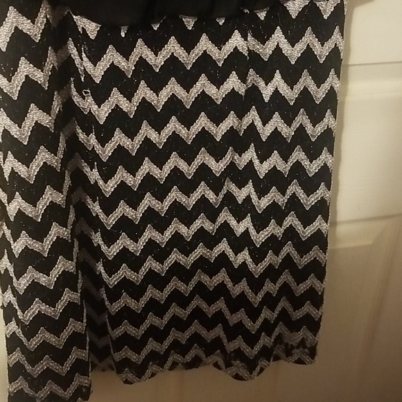 Black and white dress - Picture 2 of 4